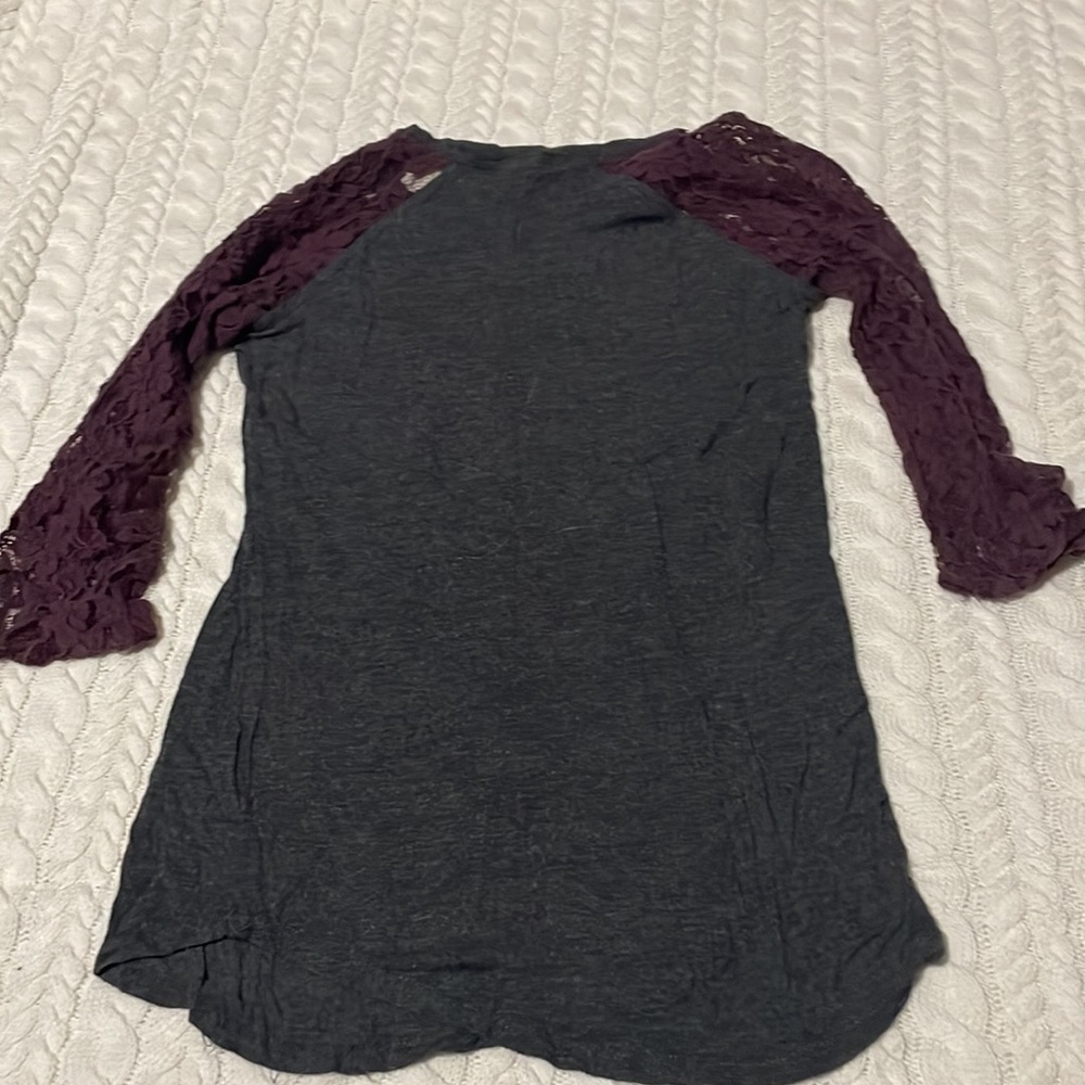 Lace top - Picture 2 of 2